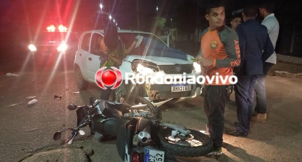 DE FRENTE: Mulher vai parar no capô de carro após colisão frontal