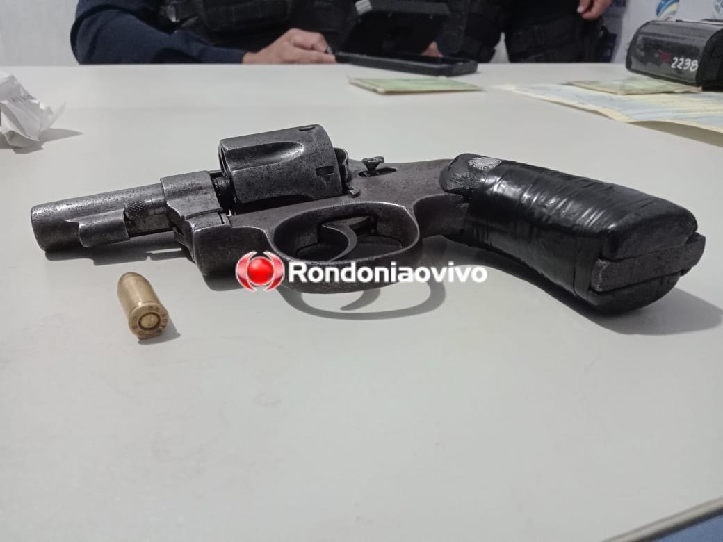 INTERCEPTADOS: Adolescentes são flagrados com arma quando iam assaltar