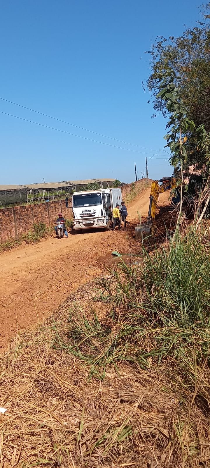 EDWILSON NEGREIROS: Prefeitura abre frentes de serviço de infraestrutura no Bairro Nova Esperança