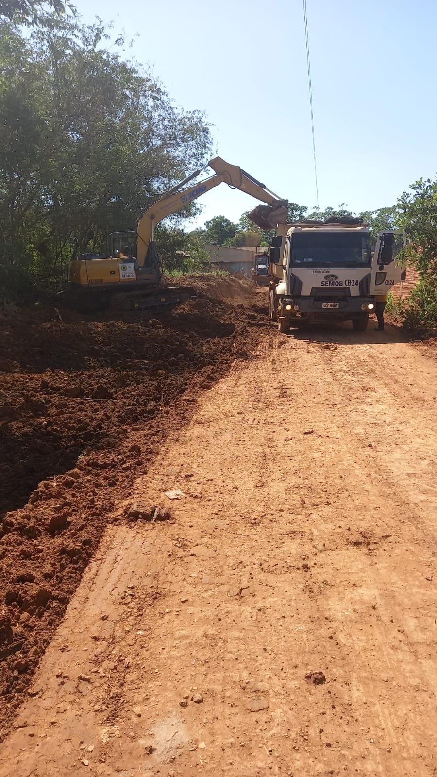 EDWILSON NEGREIROS: Prefeitura abre frentes de serviço de infraestrutura no Bairro Nova Esperança