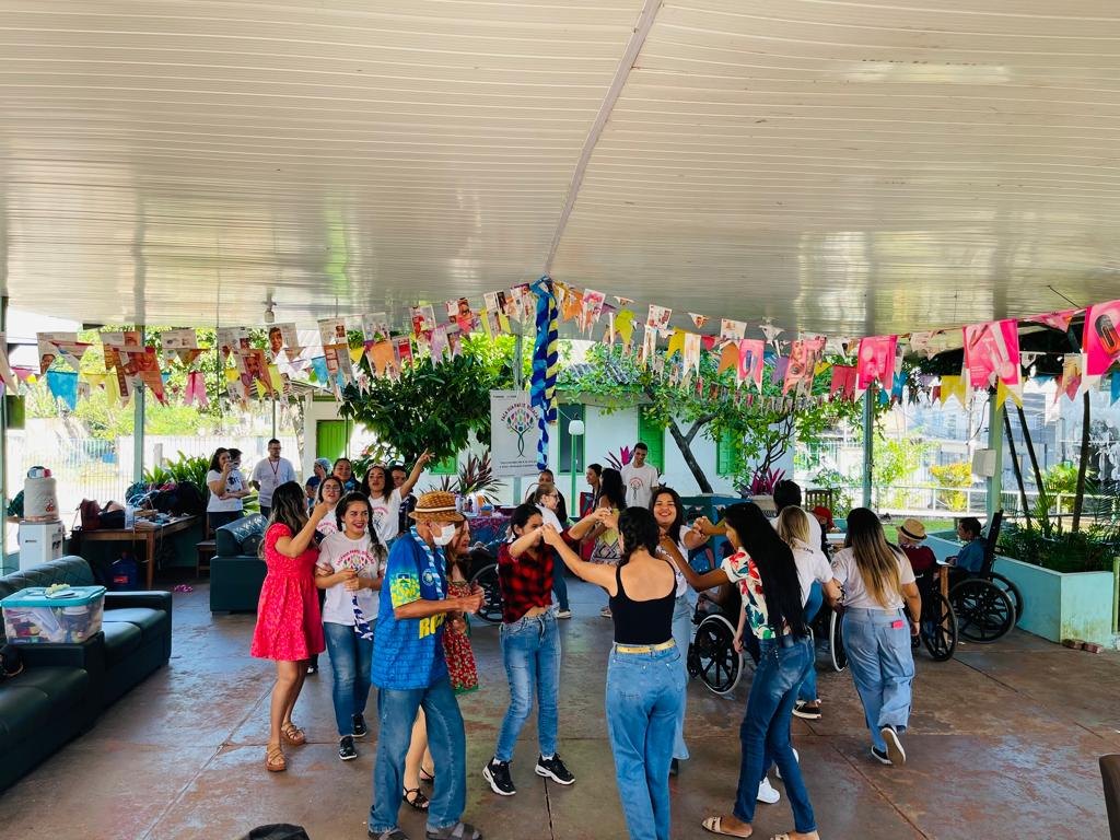 HOMENAGEM: Professora da UniSapiens é reconhecida por ação social em Porto Velho