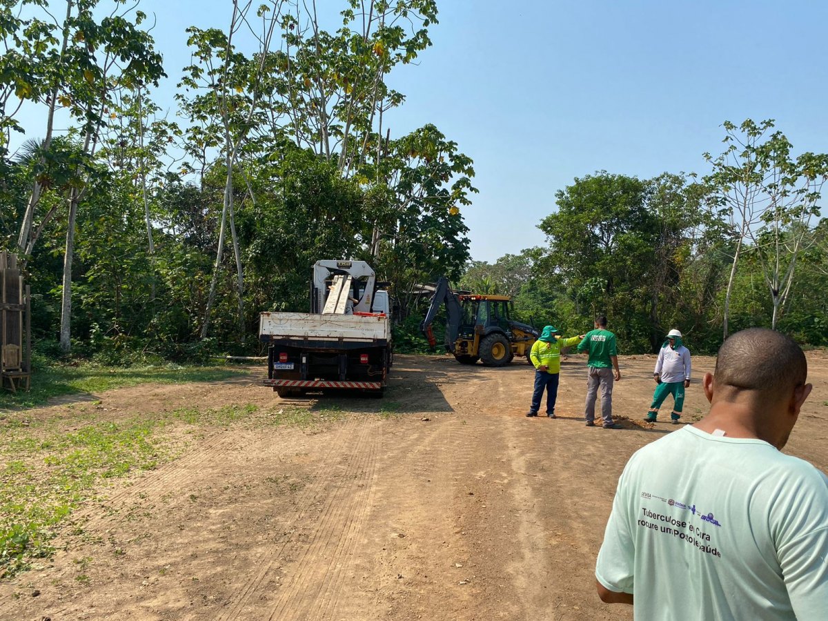 ELLIS REGINA: Vereadora acompanha início das obras de iluminação do campo do Buracão