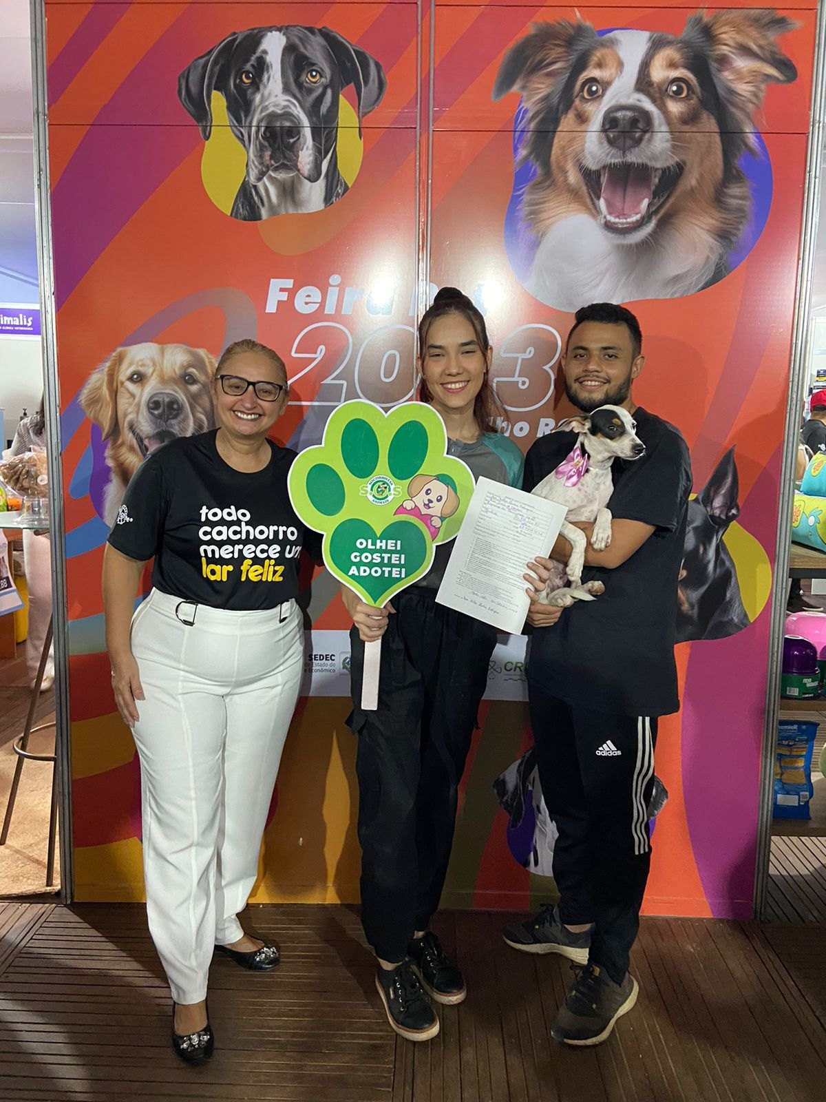 MÁRCIA SOCORRISTA: Vereadora participa da Feira Pet e destaca importância do evento