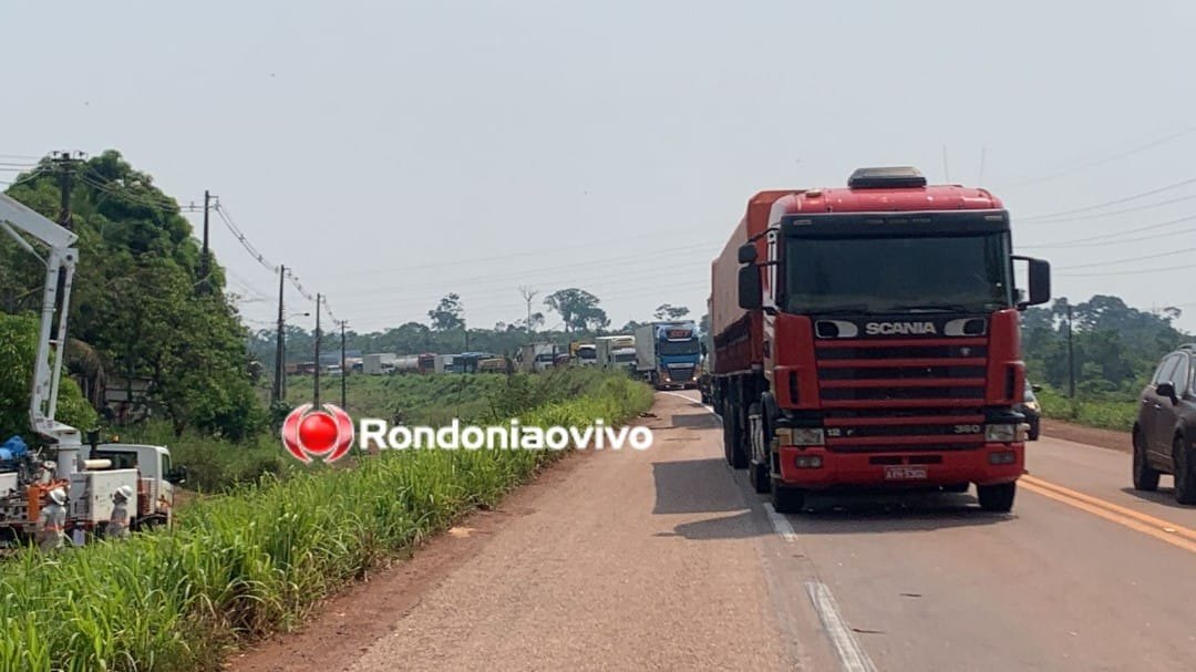 MANIFESTAÇÃO: Moradores fecham BR-364 em Porto Velho sentido Acre