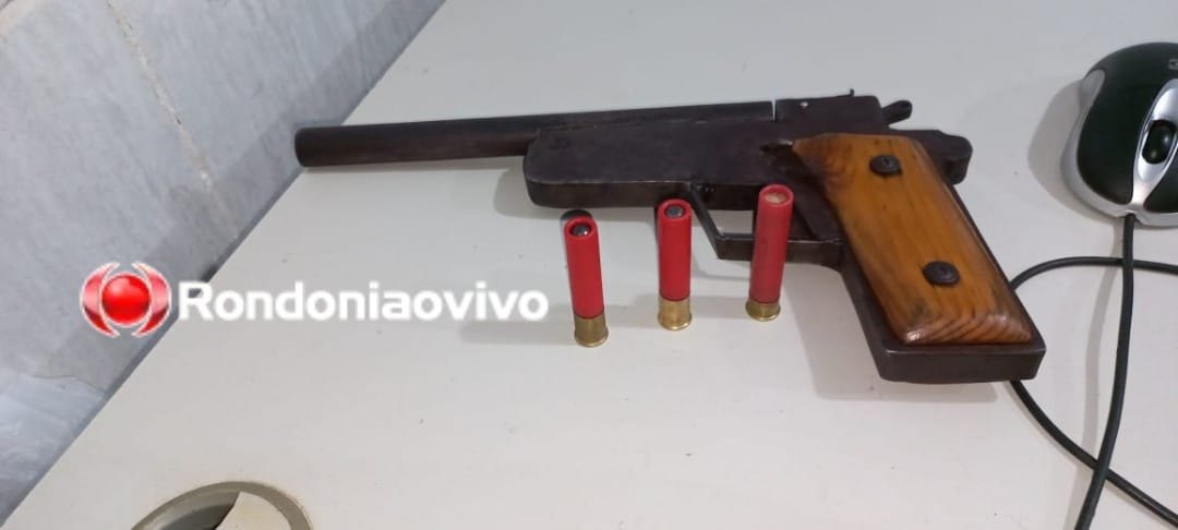 'MINHA PROTEÇÃO': Homem é preso armado em bar após PM receber denúncia anônima 