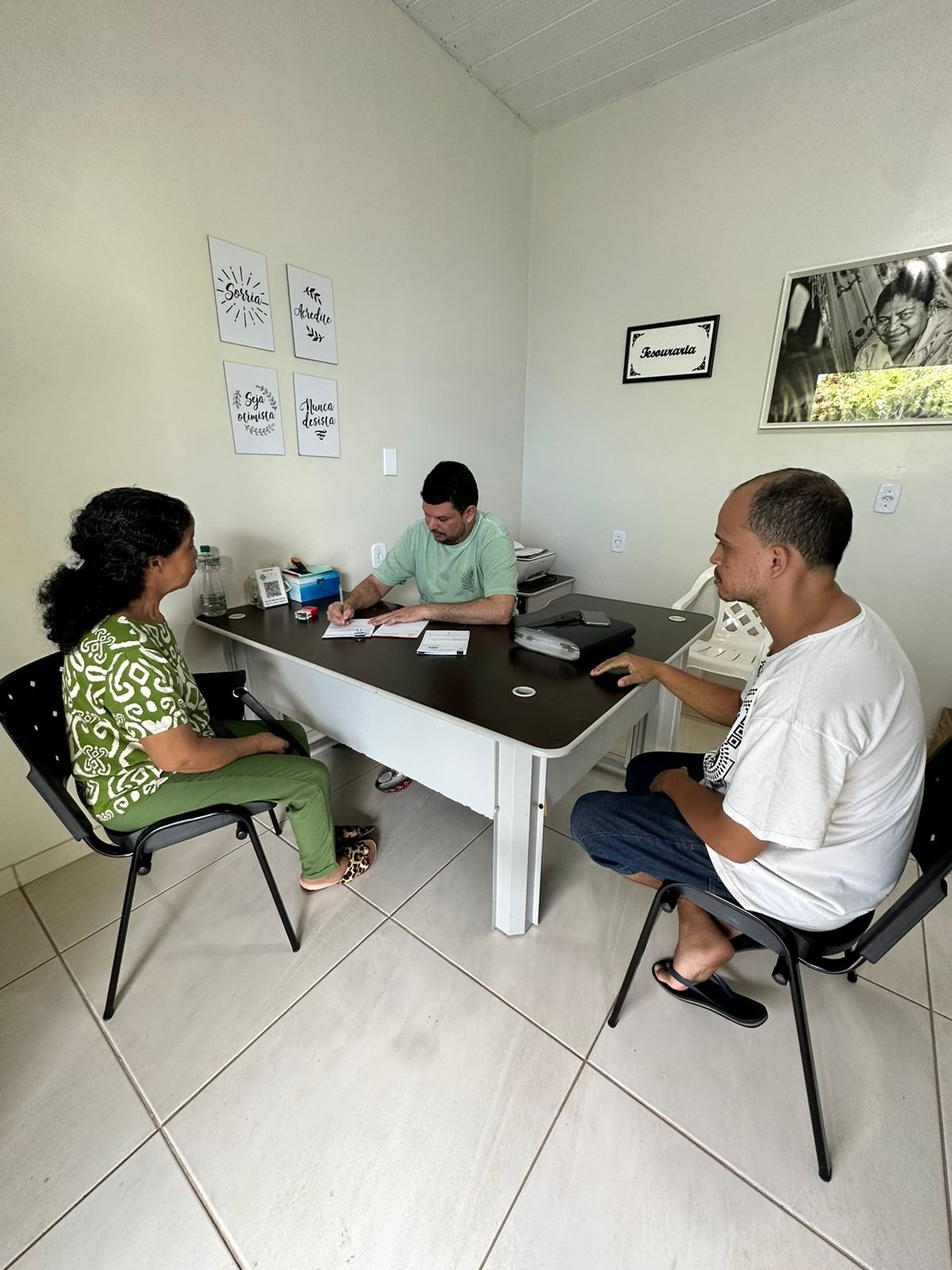 CLEVER CUSTÓDIO: Ortopedista leva atendimentos sociais gratuitos a bairros carentes