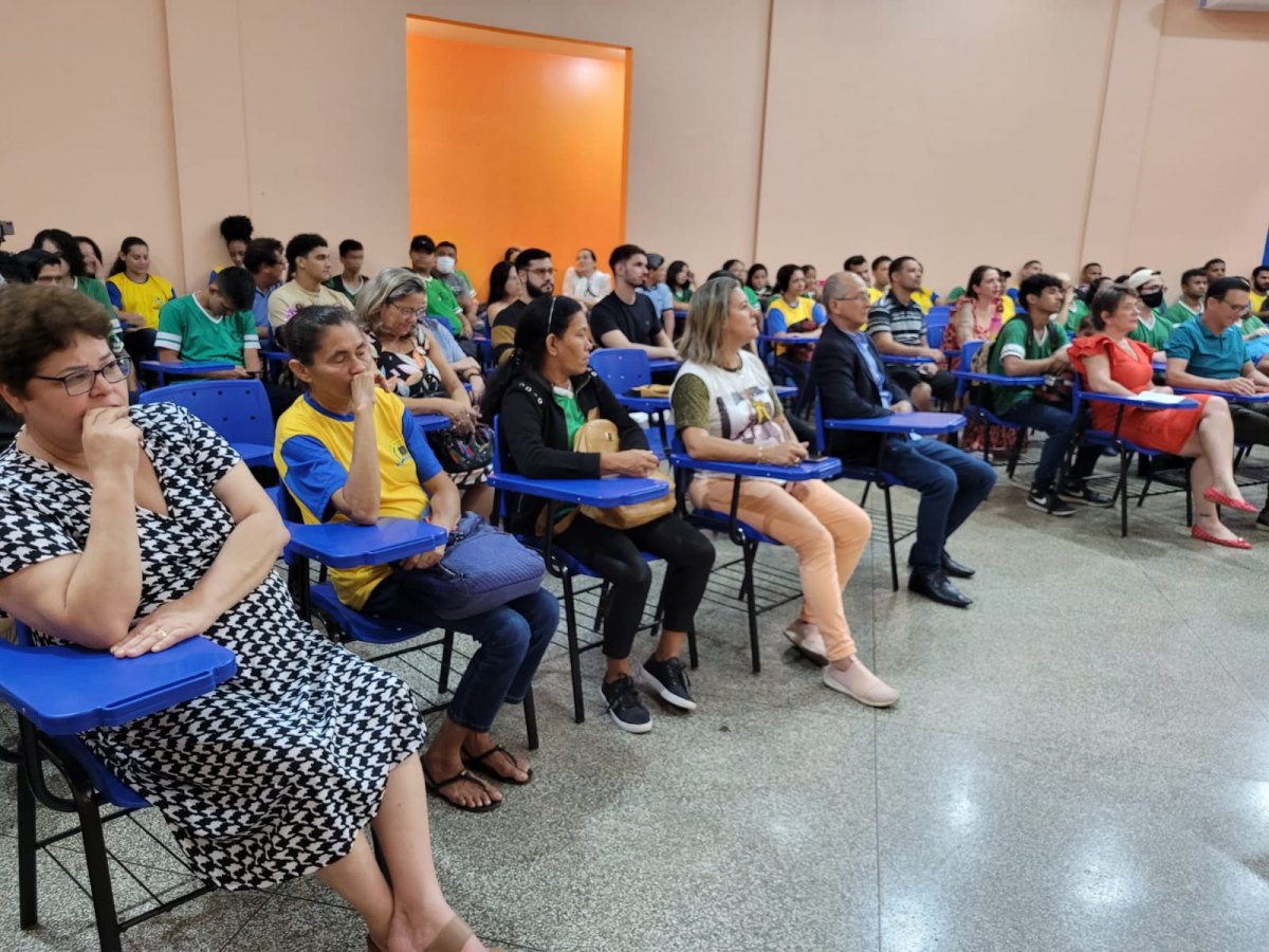 LITERATURA: Livros são lançados em biblioteca da zona Sul de Porto Velho
