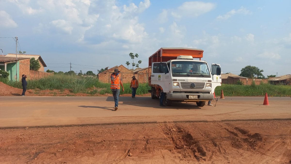 EDWILSON NEGREIROS: Após pedido de vereador prefeitura instala faixa de pedestres em área escolar