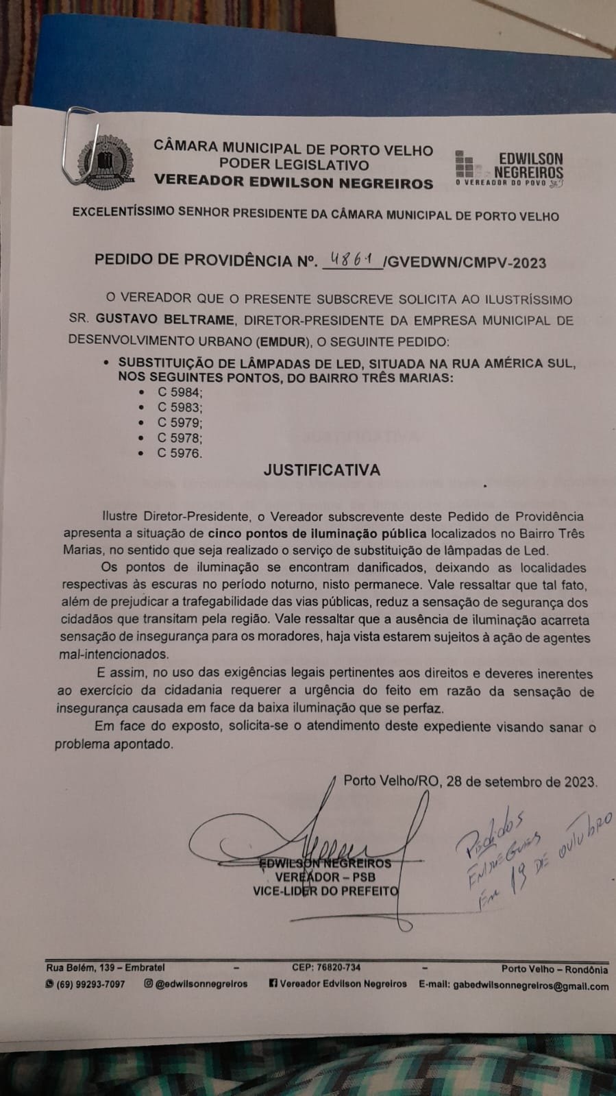 EDWILSON NEGREIROS: Prefeitura realiza serviço de iluminação em bairro após pedido do vereador 