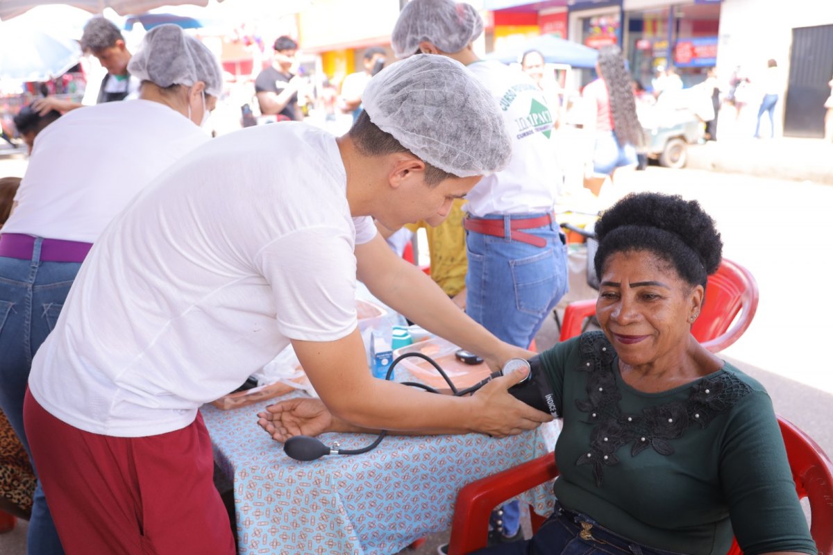 CLIMA NATALINO: Domingão da CDL ocorre neste dia 10/12 na Zona Leste