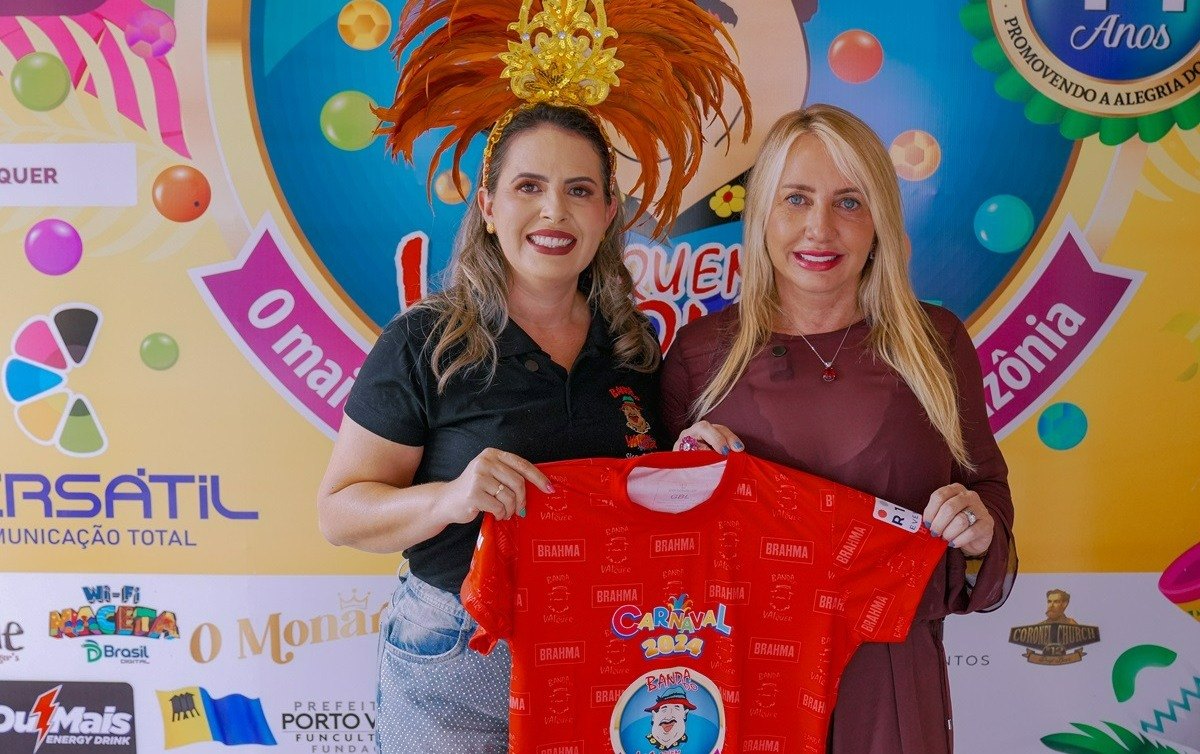 IEDA CHAVES: Deputada visita sede da Banda do Vai Quem Quer e incentiva participação 