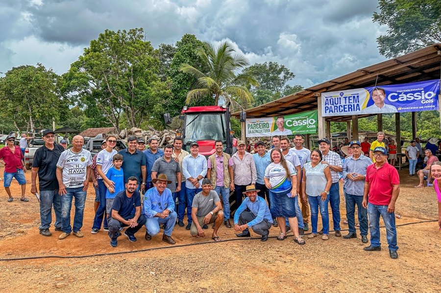 CÁSSIO GOIS: Deputado fortalece agricultura familiar com investimento de R$ 300 mil em trator 