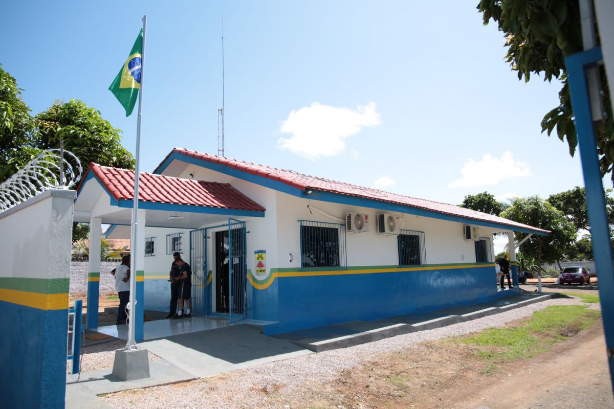 NOVA LONDRINA: Marcos Rocha entrega manutenção predial do quartel da PM no distrito 