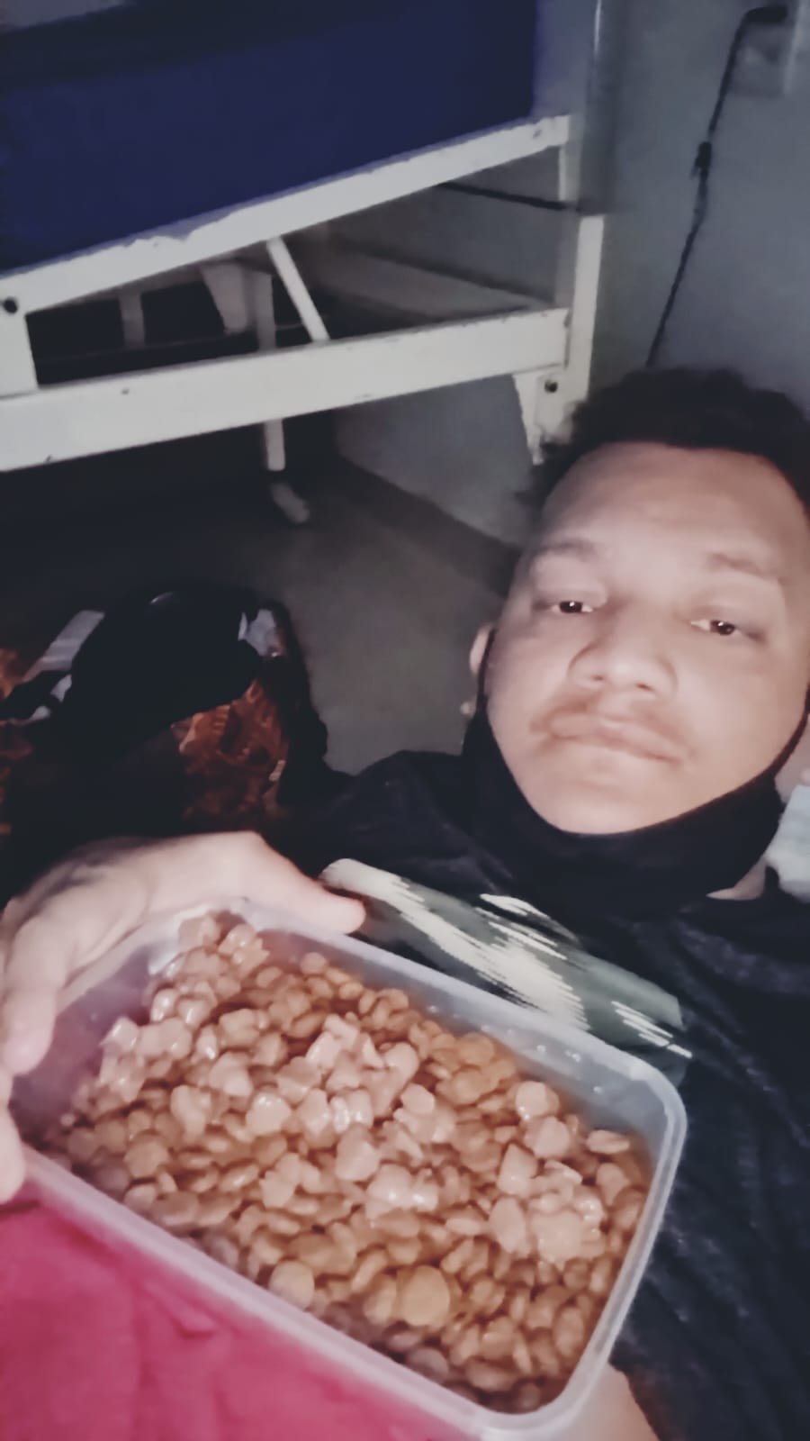 SOLIDARIEDADE: Após grave acidente homem passa por necessidades e pede ajuda para comer