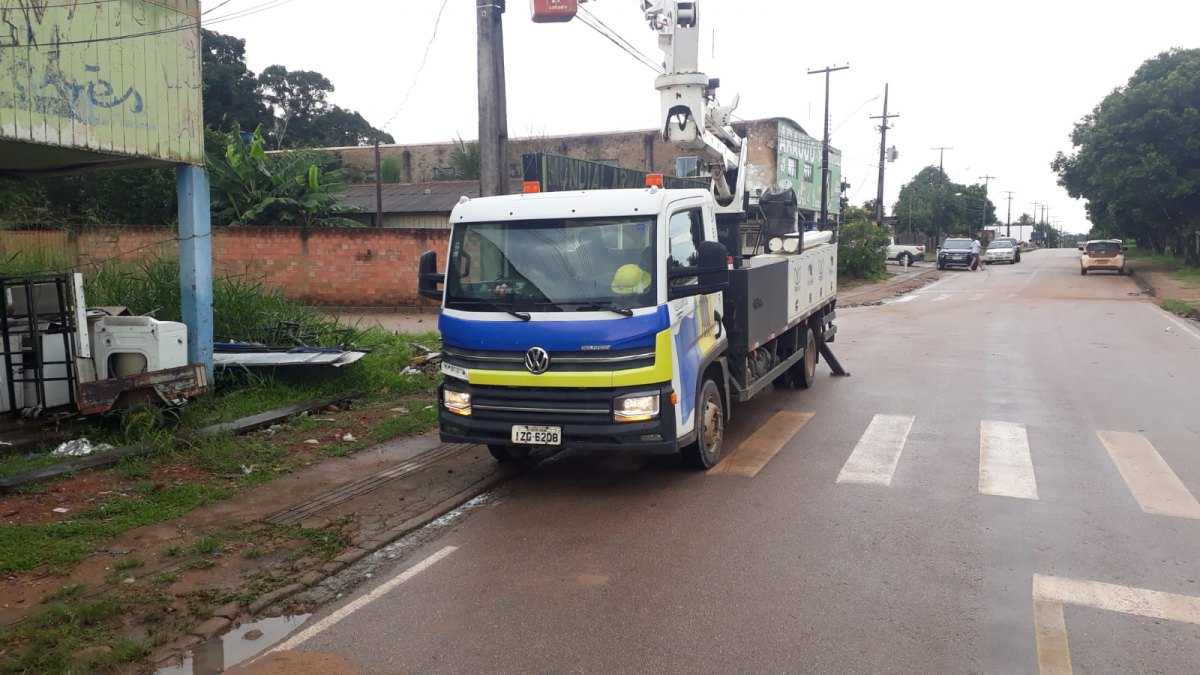 JURANDIR BENGALA: Emdur realiza manutenção da iluminação publica em Jaci Paraná após solicitação