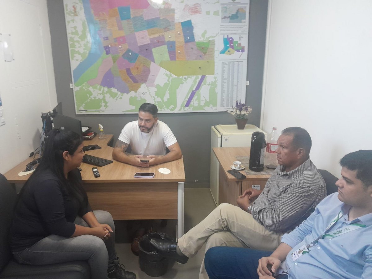 JURANDIR BENGALA: Emdur realiza manutenção da iluminação publica em Jaci Paraná após solicitação