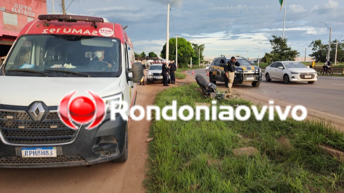 BR-364: Motocicleta fica destruída após ser atingida por caminhão no viaduto