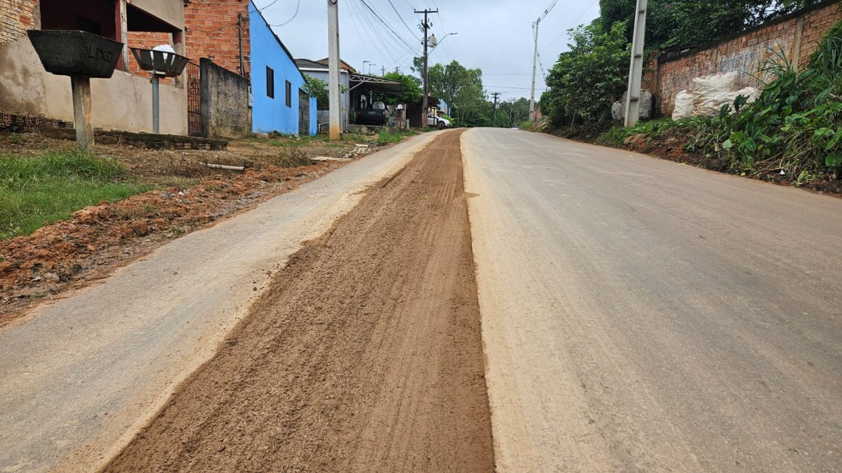 BAGUNÇA SEM FIM: Obras da rede de água causam transtornos no trânsito e buracos em Porto Velho
