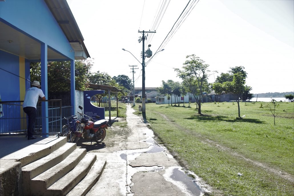 ELLIS REGINA: Vereadora pede que Prefeitura assuma reforma dos calçadões dos distritos ribeirinhos