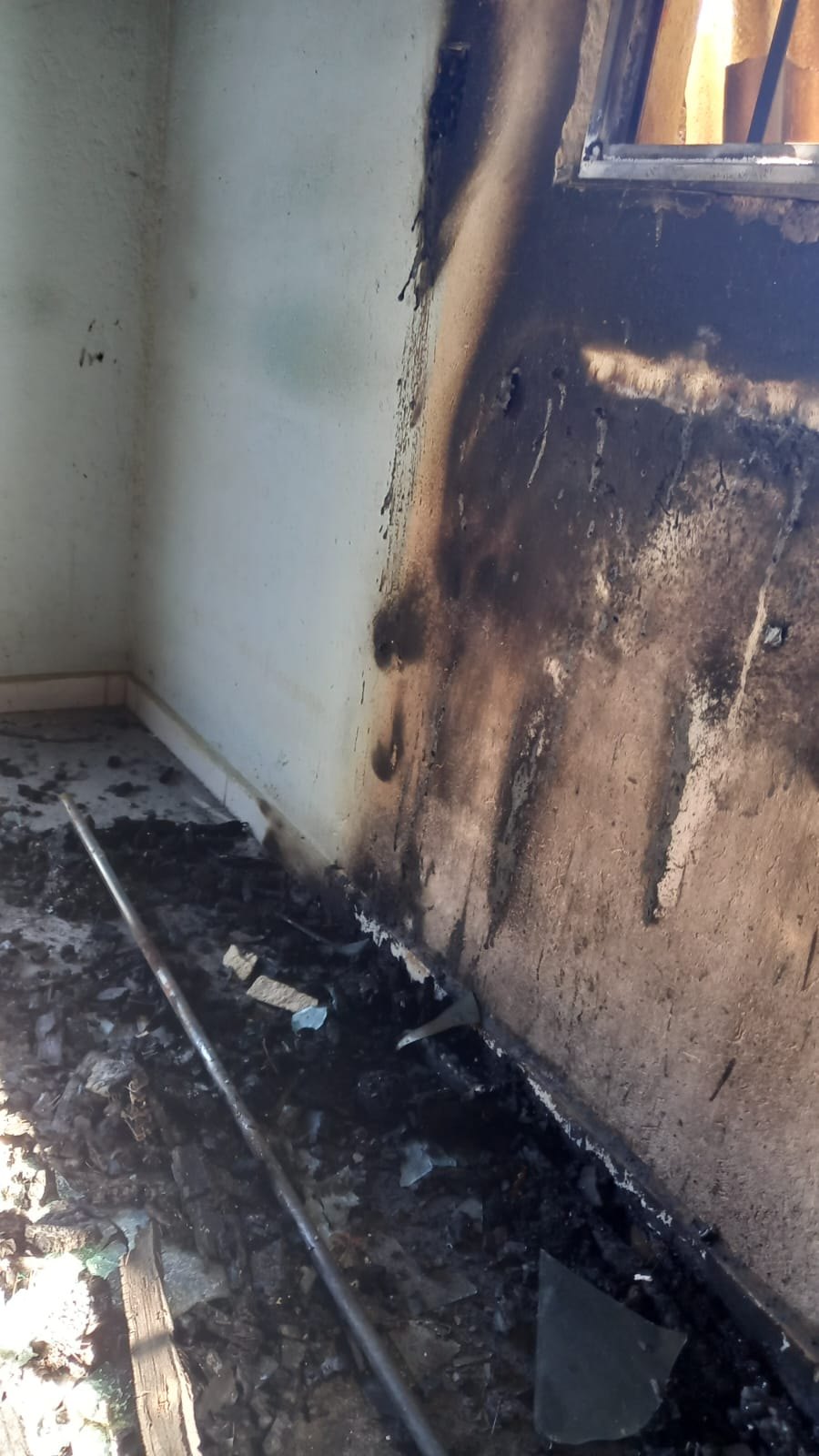 SOLIDARIEDADE: Casal de idosos perdem tudo após casa pegar fogo em Porto Velho