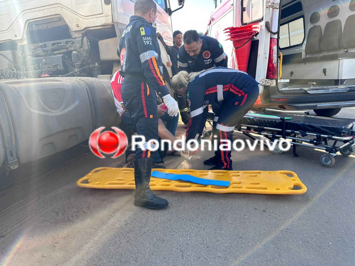 FRATUROU: Motociclista desvia de ônibus e bate violentamente em empilhadeira