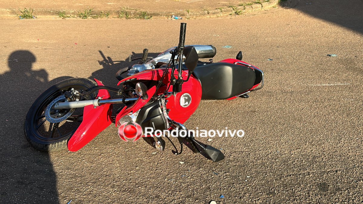 ALTA VELOCIDADE: Motoboy de delivery na contramão bate violentamente em carro