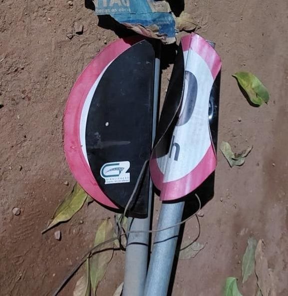 NA MADRUGADA: Ladrão é preso após arrancar e furtar placas de sinalização em Porto Velho 