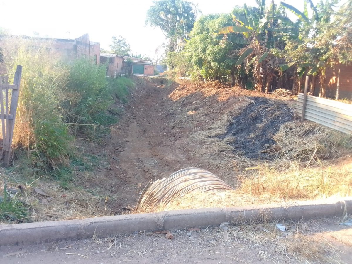 EDWILSON NEGREIROS: Vereador solicita limpeza de canal em PVH e é atendido pela SEMOB 