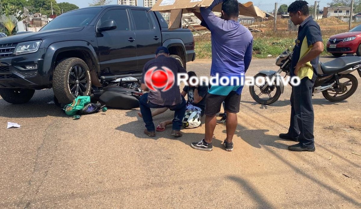 AMAROK: Caminhonete passa por cima de motocicleta na Avenida 7 de Setembro 