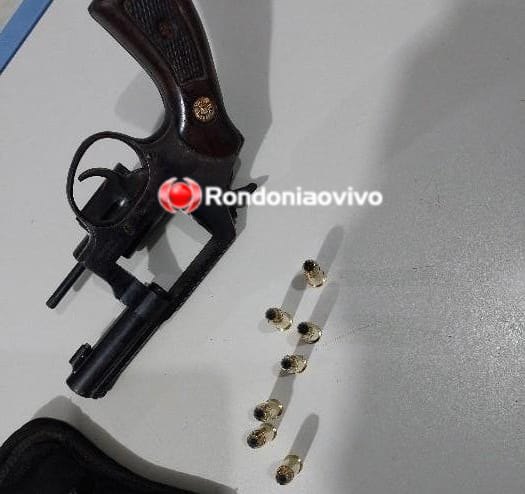 NO CAI N'ÁGUA: Homem é preso 'passeando' armado e em moto com placa adulterada 