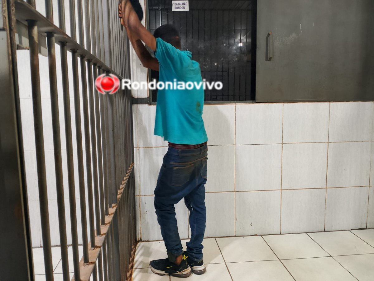 PORTO MADERO: Apenado armado é encontrado em pé de manga ao tentar escapar da PM