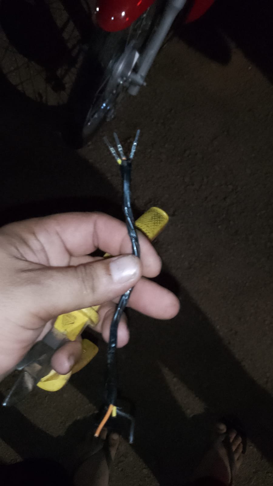 ÚLTIMO SINAL: Criminoso furta moto na frente da UPA e arranca rastreador; PM agiu rápido