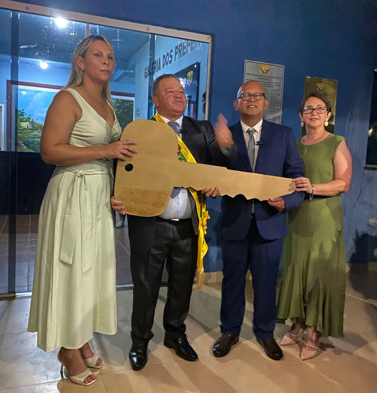 ITAPUÃ DO OESTE: Prefeito, vice-prefeito e vereadores tomam posse marcando renovação para os próximos quatro anos no município