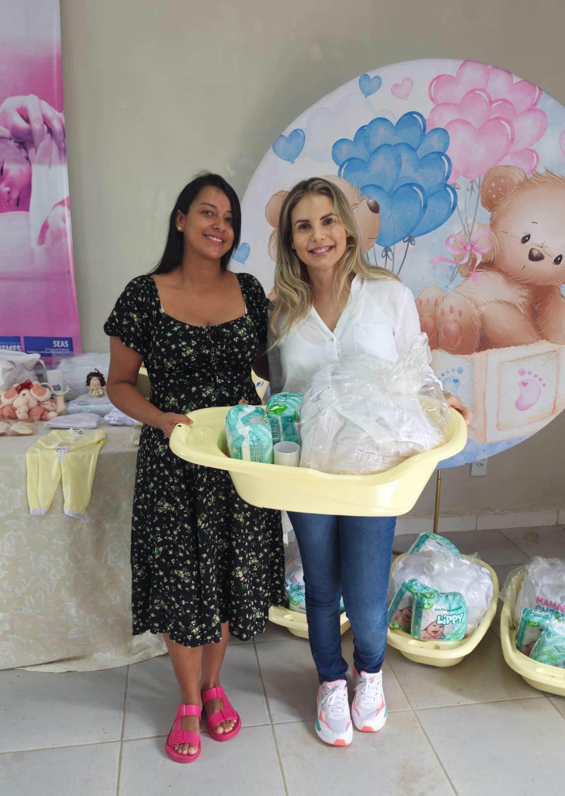 'MAMÃE CHEGUEI': Prefeitura de Ariquemes entrega kits com enxoval a mulheres no programa