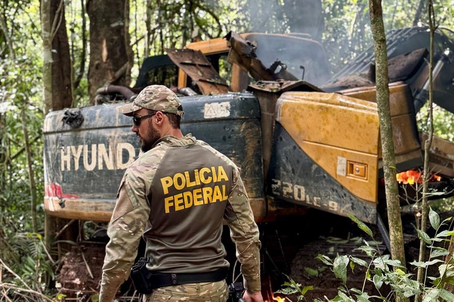 OPERAÇÃO: PF e IBAMA combatem o garimpo ilegal em terras indígenas na divisa de RO e MT