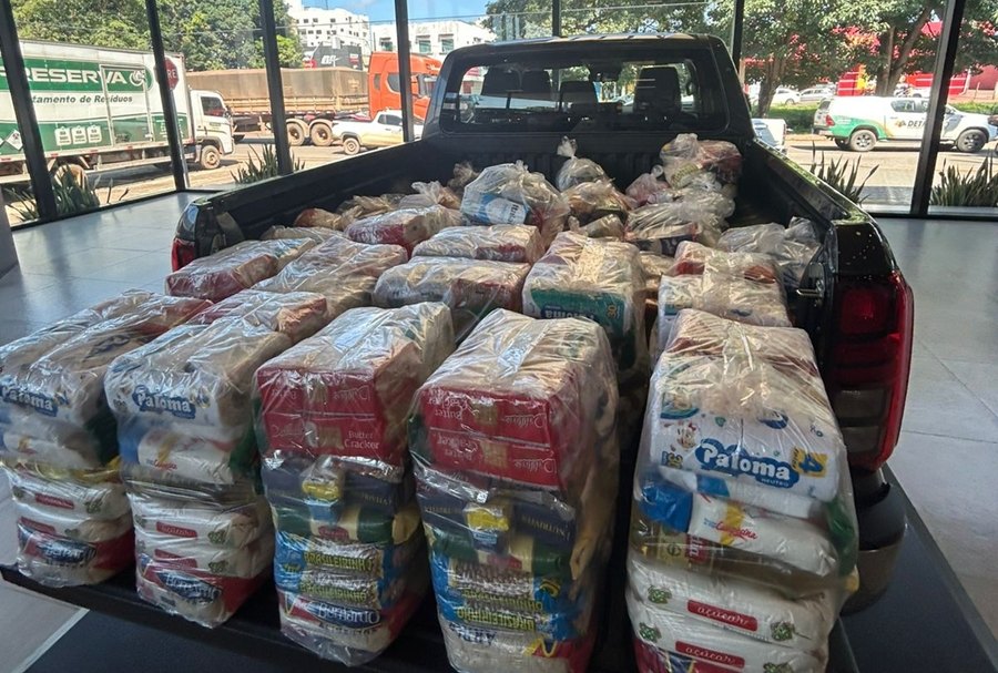 LUZ DO ALVORECER: Entidade social recebeu cestas básicas do Rally do Batom