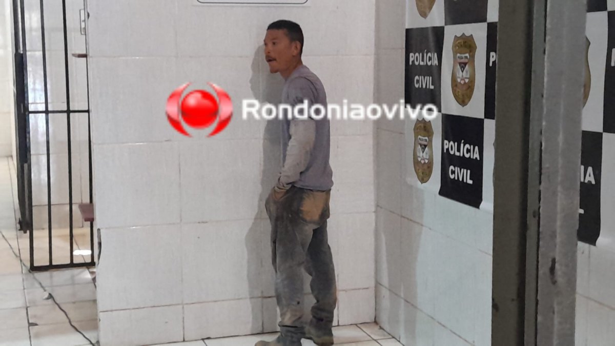 VÍDEO: Homem é preso por furto em oficina enquanto remendava pneu de moto 