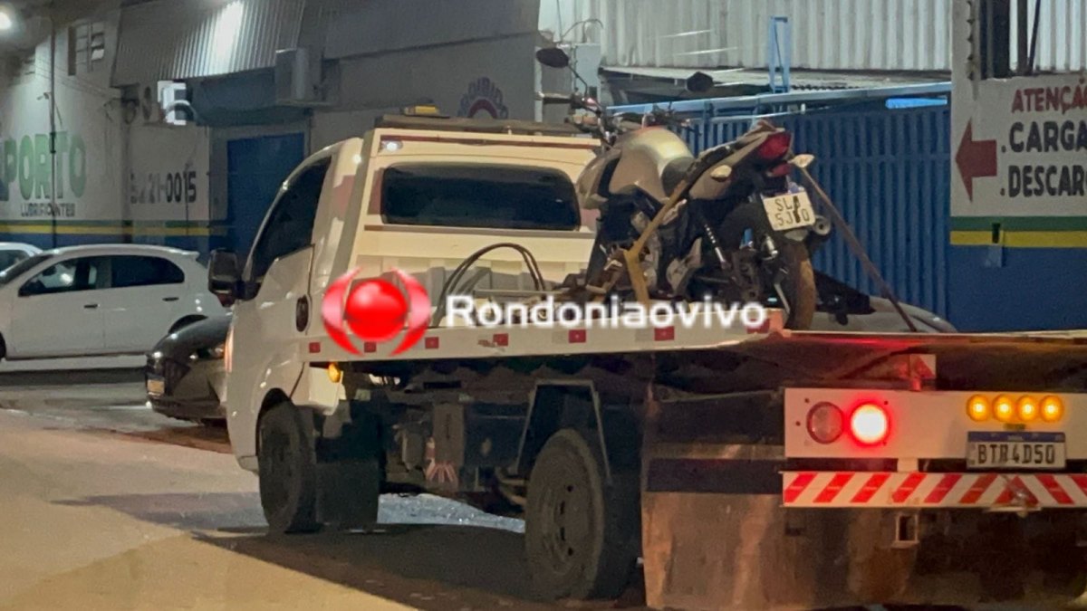 FLAGRANTE: PM prende jovem com placa de moto adulterada com fita adesiva