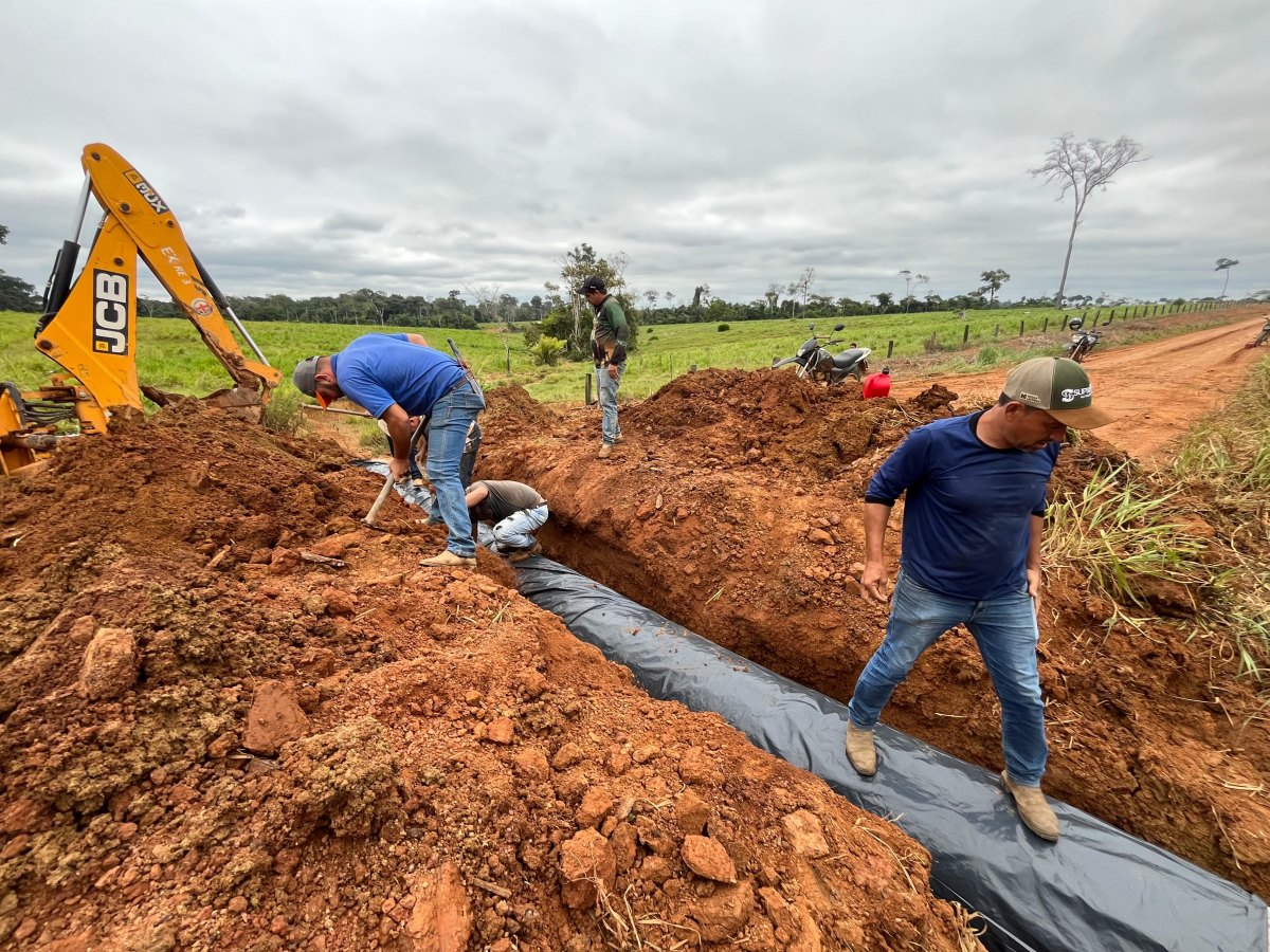 MÁRCIO PACELE: Vereador acompanha execução de manilhas e reforça melhorias no Ramal da Linha 1