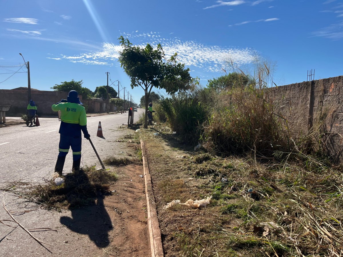 MÁRCIO PACELE: Seinfra atende pedido de vereador e inicia limpeza na rua Itatiaia