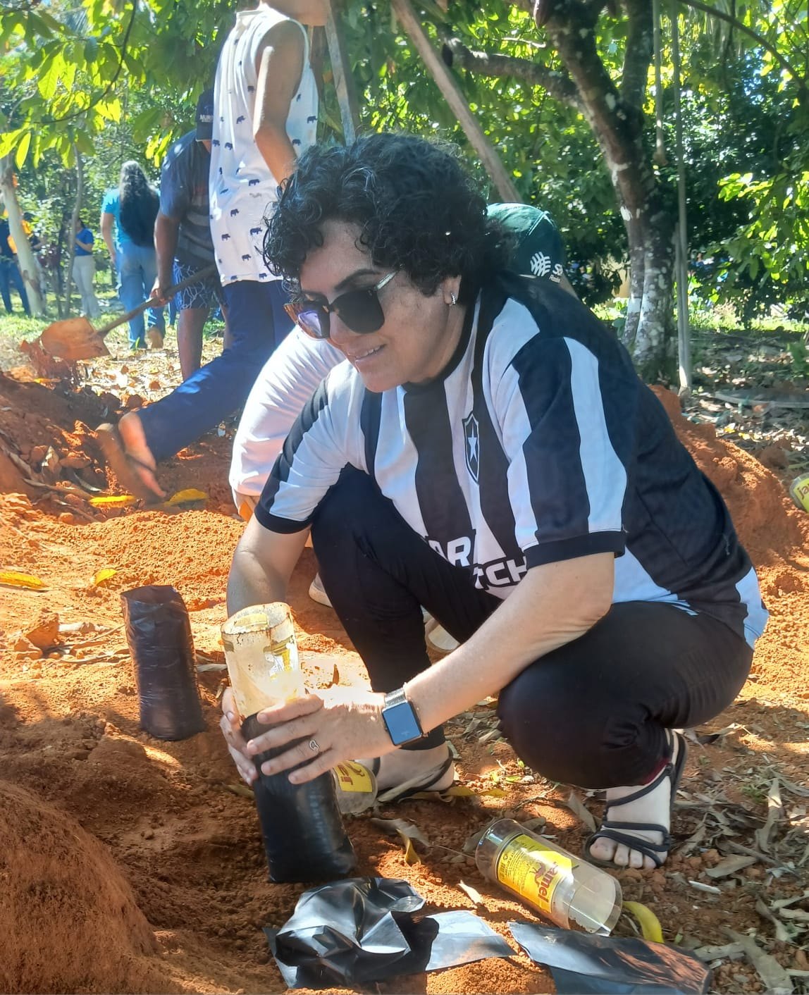 MEIO AMBIENTE: Comunidade do Assentamento Madre Cristina une forças em ação ambiental coletiva