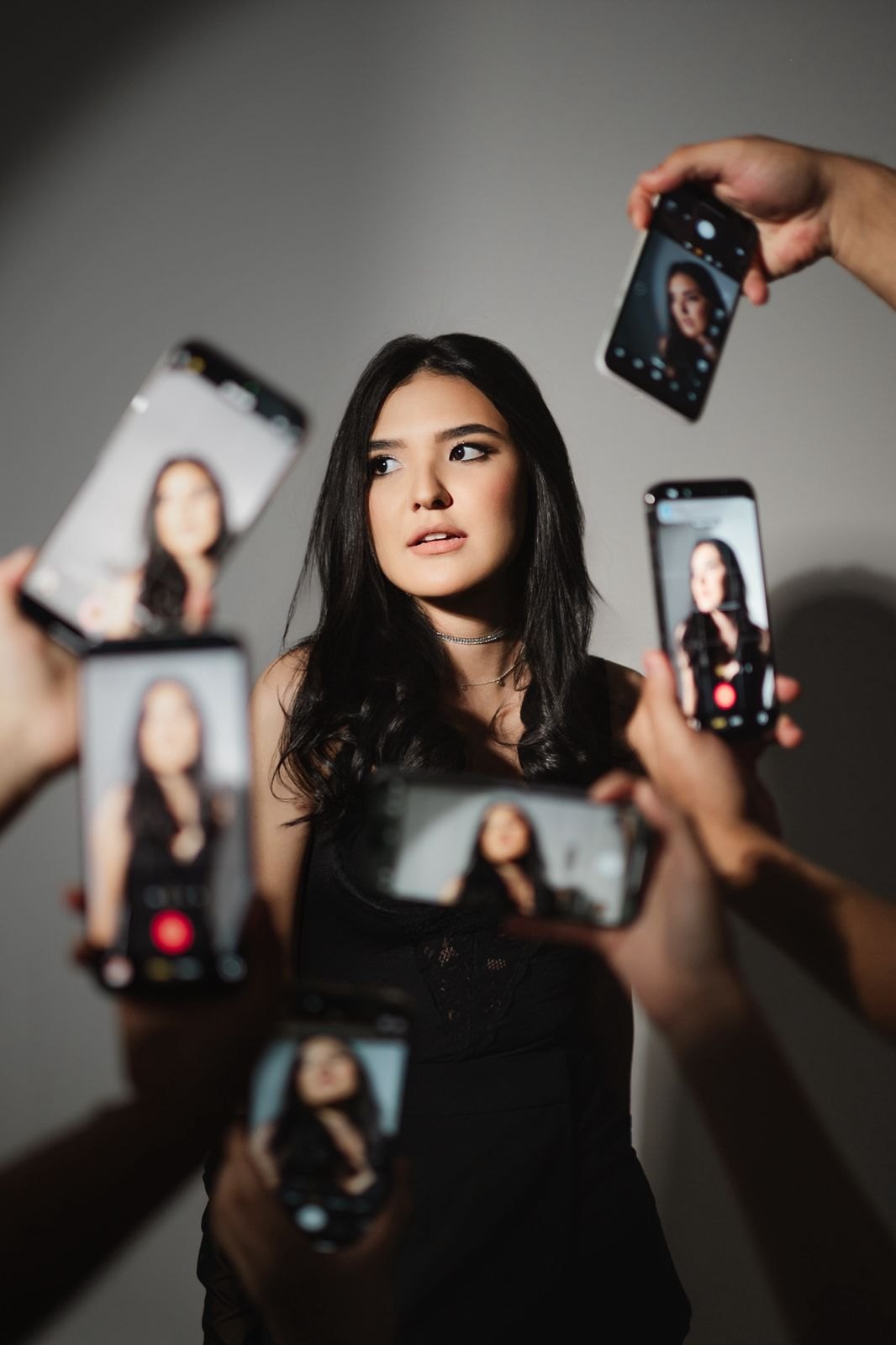NOVO SINGLE: Amanda Hikague lança 'Lucky Baby' e consolida pop rock alternativo