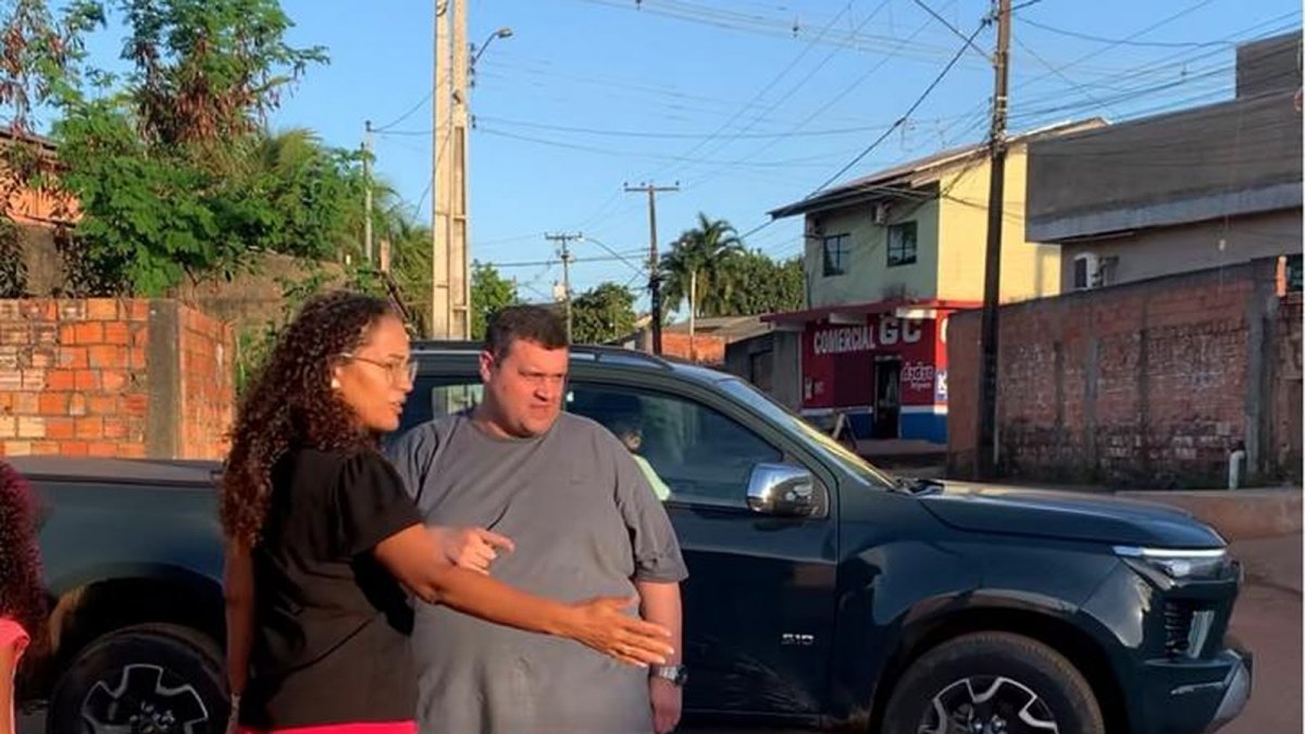 THIAGO TEZZARI: Vereador acompanha melhorias no bairro nova esperança a pedido de moradores
