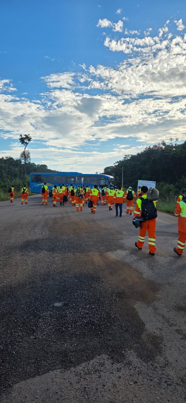 GREVE NA RODOVIA: Trabalhadores da Nova 364 iniciam paralisação após impasse nas negociações