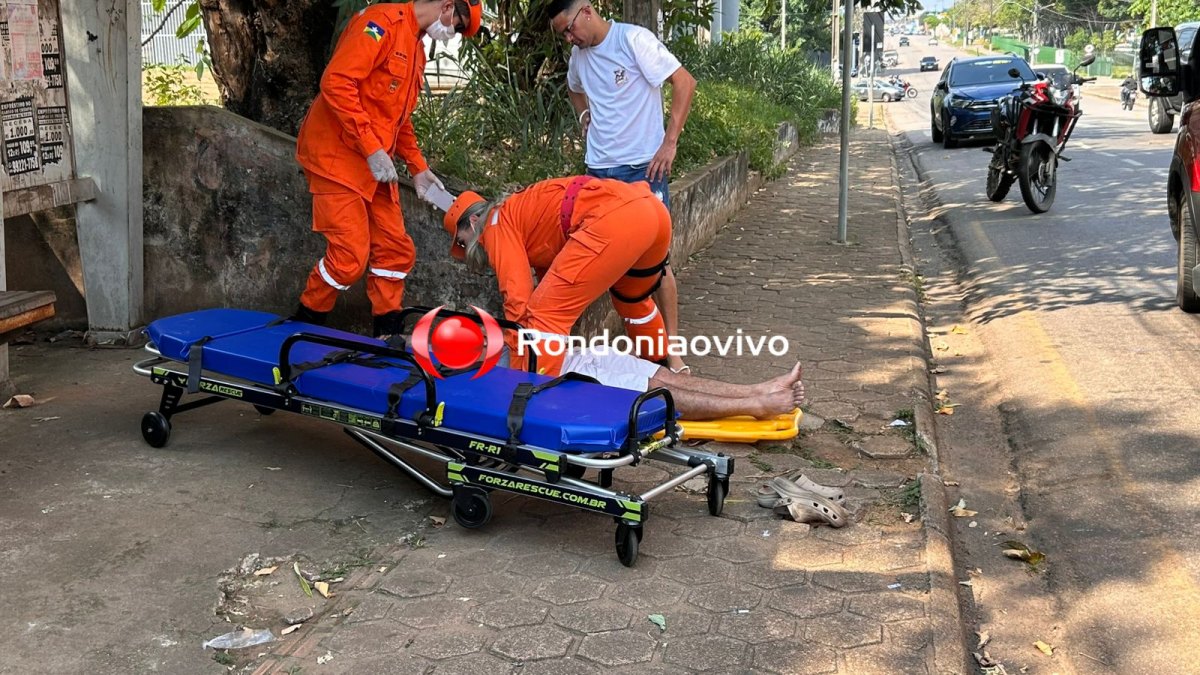 VÍDEO: Motoboy e ciclista ficam gravemente feridos em acidente na frente do shopping