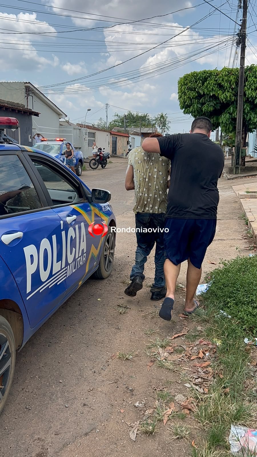 URGENTE: Ladrão acusado de onda de furtos em residências é preso em caixa d'água