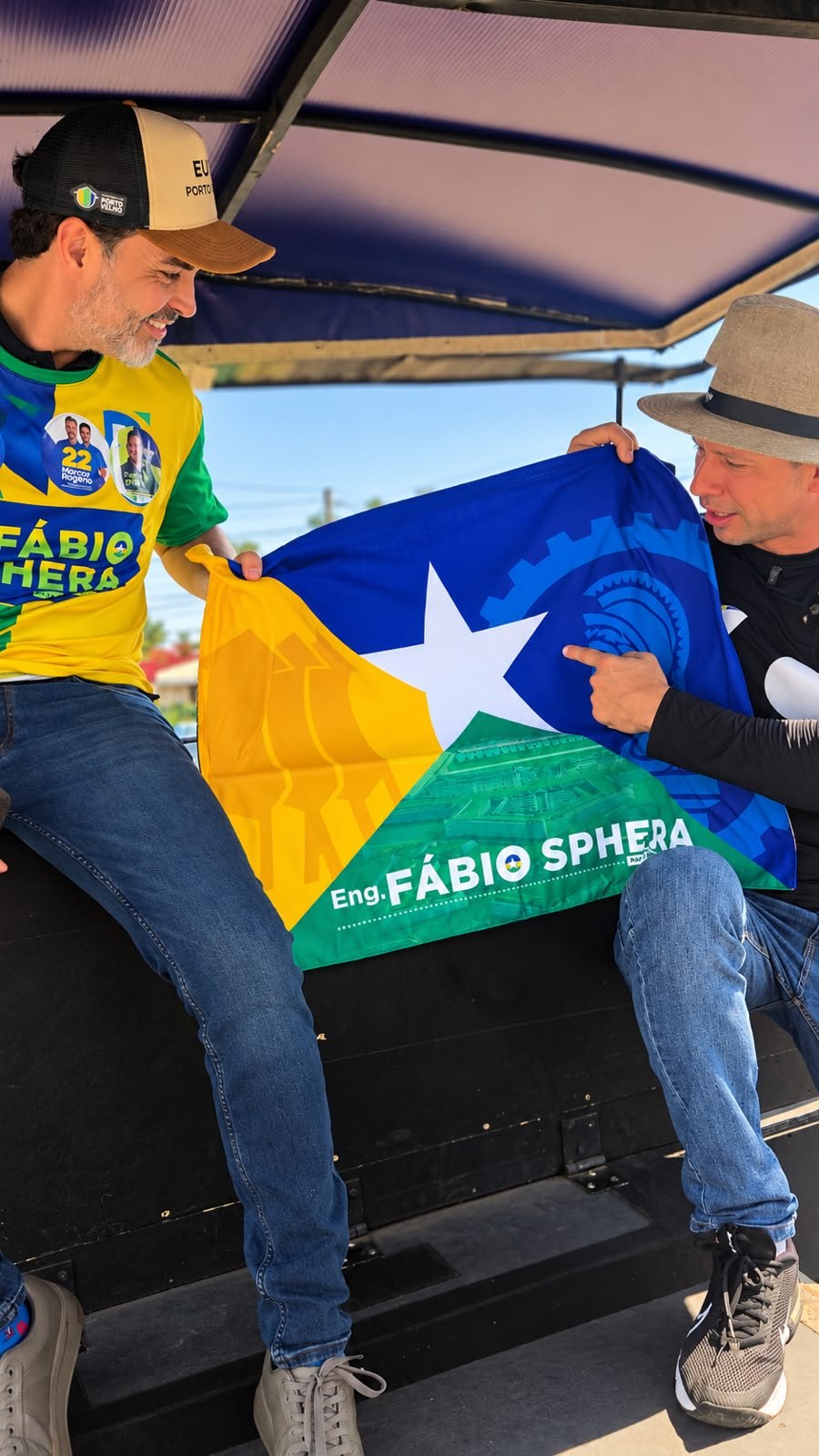 ELEIÇÕES 2026: Prefeito Léo Moraes sobe em comitê móvel e pede votos para Fábio Sphera