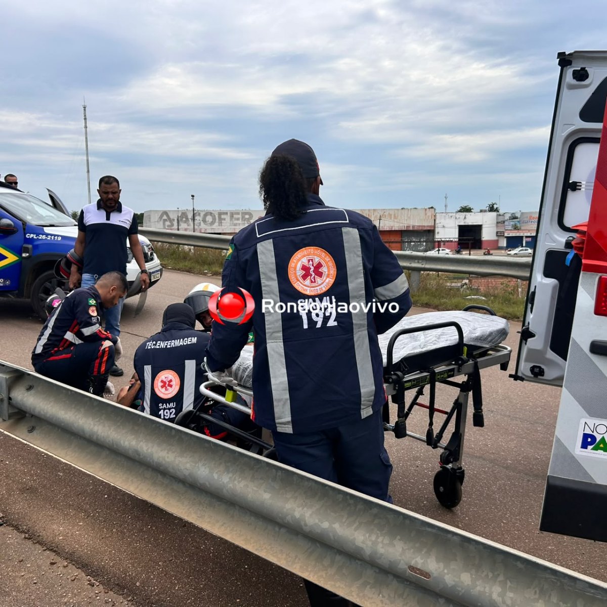 VÍDEO: Motociclista sofre grave acidente em viaduto na capital