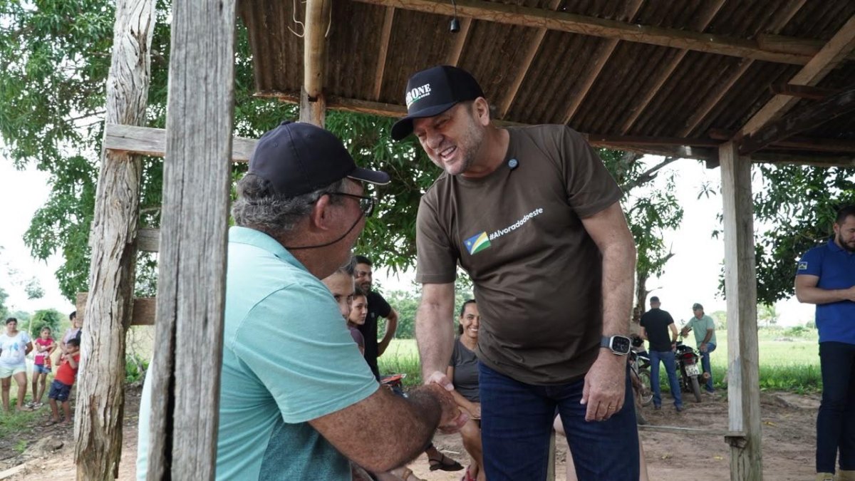 EM RONDÔNIA: Vice de Hildon, Cirone leva máquinas a 100 associações