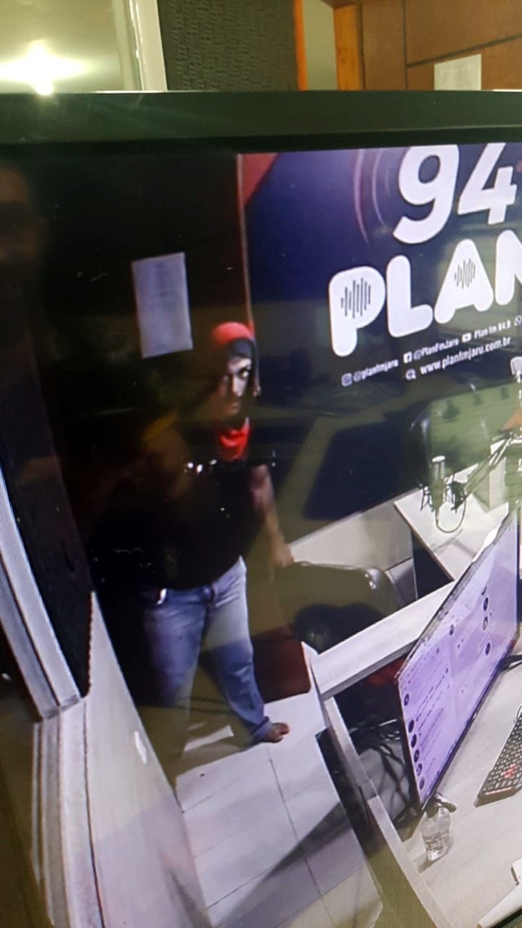 INVASÃO: Rádio Plan Fm é furtada durante a madrugada em RO